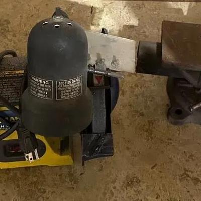 Tool Master 6” Bench Grinder And Vice