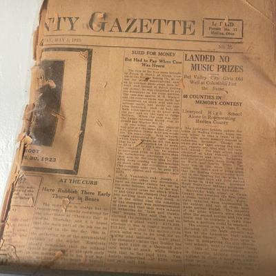 Old newspapers 