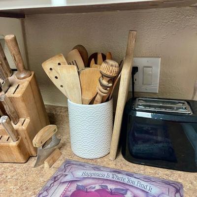 Sale Photo Thumbnail #13: Kitchen 