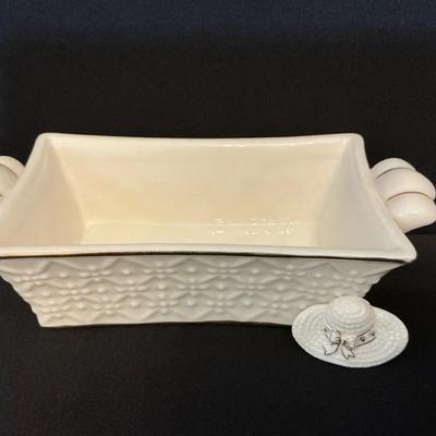 Lenox Crossings Basket And A Hat Brooch