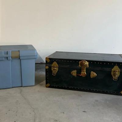Vintage Chest & Rubbermaid Storage 