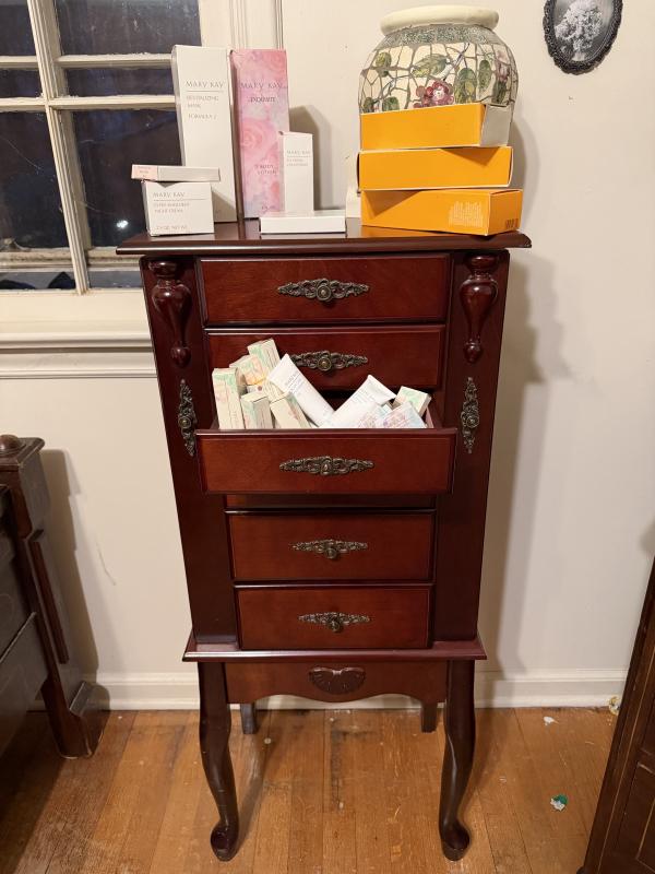 Sale Photo Thumbnail #133