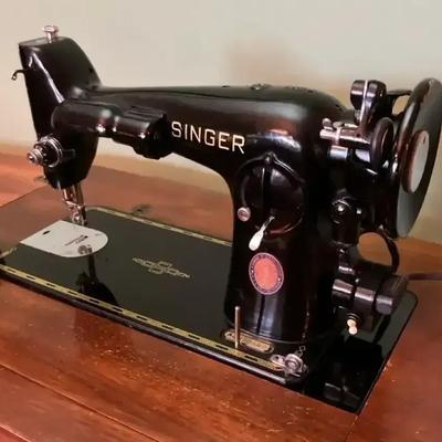 Singer 201-2 Sewing Machine - 1947