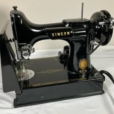 Singer Featherweight 221 Sewing Machine #1