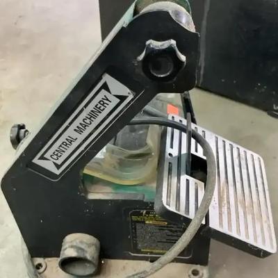 CENTRAL MACHINERY 1in x 30in Belt Sander