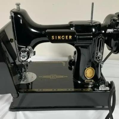 Singer Featherweight 221 Sewing Machine #2