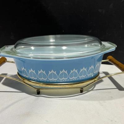 Pyrex Blue Tulip Oval Casserole Dish With Warming Stand