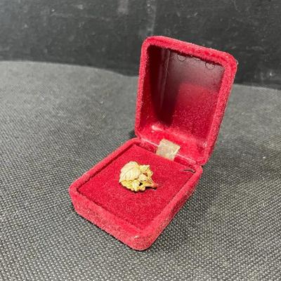 Black Hills 10K Gold Leaf Ring