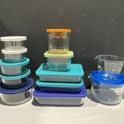 Pyrex, Martha Stewart & France Storage Dishes With Lids