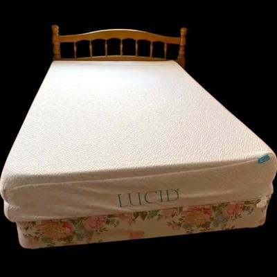 Wooden Bed Frame w/ Lucid Gel Memory Foam Mattress & Box Springs