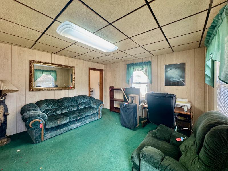 Sale Photo Thumbnail #11