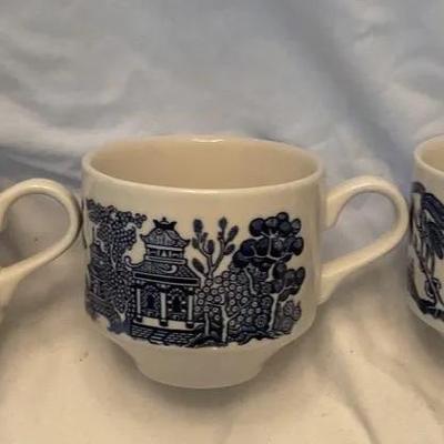 Set Of 3 Vintage Churchill Blue Willow ceramic coffee cup.  