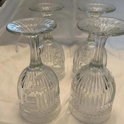 Set Of 4 Libbey Radiant pattern clear glass water goblet.