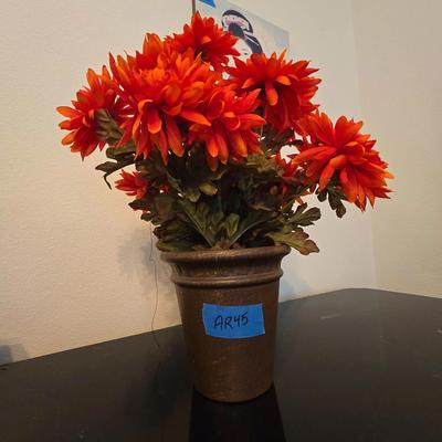 7" Tall Flower Pot