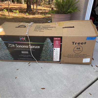 7 1/2 foot Sonoma spruce Christmas tree