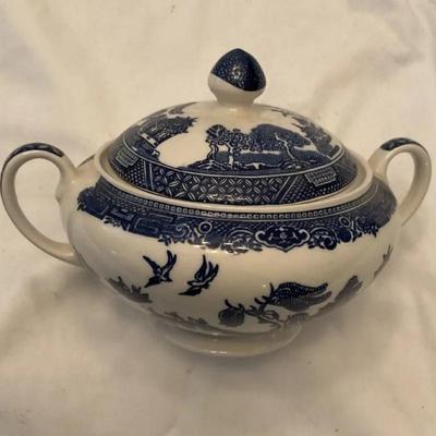Johnson Brothers Blue Willow lidded sugar bowl. 