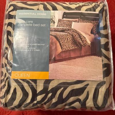 Essential Home Queen Size Bed, Set New And Package