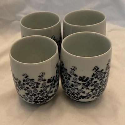 Set Of 4 Vintage Japanese Teacup blue and white floral patterne