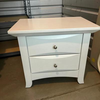 White Munire Night Stand