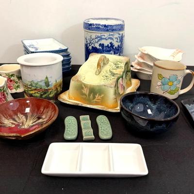 Mixed Decorative & Tabletop Pottery / Ceramic Lot
