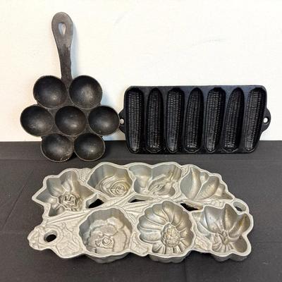 Vintage Cast Iron Baking Pans Including Wagner Ware