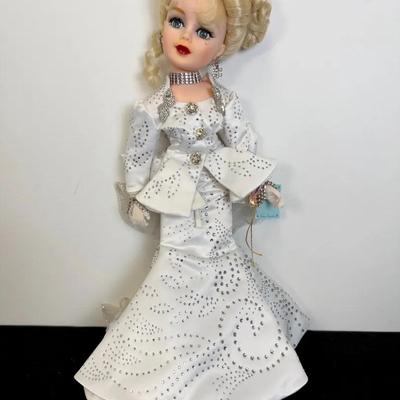 Madame Alexander Diamond Beauty #22490