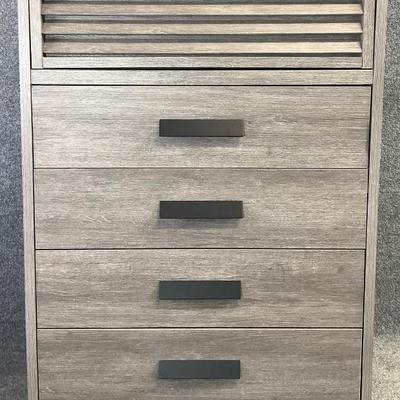 Sale Photo Thumbnail #100