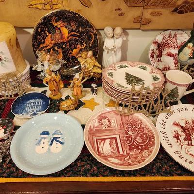 Christmas Collectibles - Inc Nao, Johnson Brothers & More