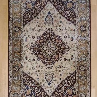 Indian Rug 8'2.5"x5'3"