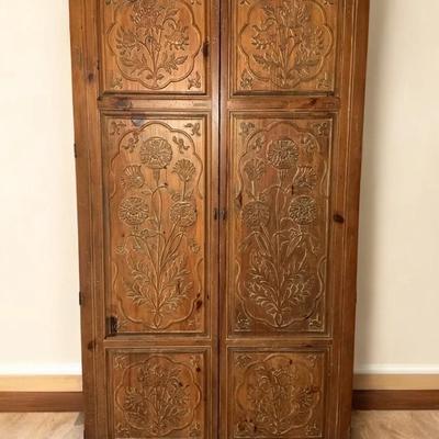 Henredon Rustic Knotty Pine Floral Carved Armoire