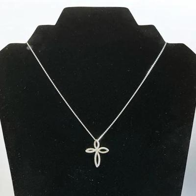 18k White Gold Open Cross Diamond Pendant & Necklace (5.53 Grams)