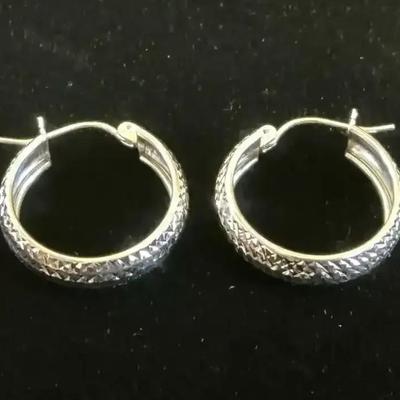 14k White Gold Diamond Cut Hoop Earrings (2.34 Grams)