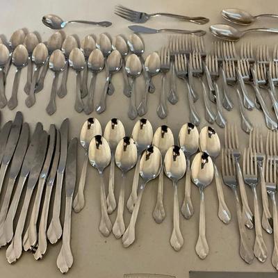 Oneida Flatware set 