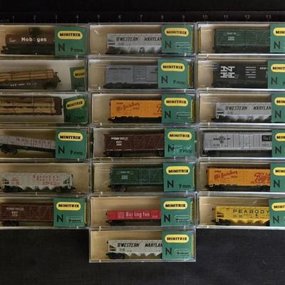 Minitrix Model Train Cars (BR3)