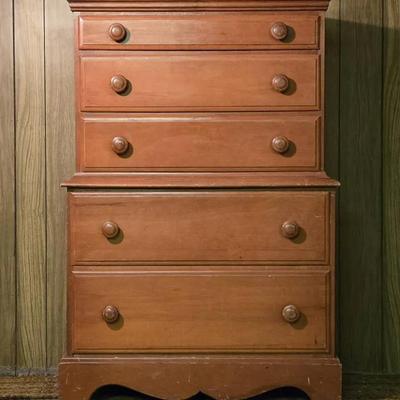 Dresser (B)