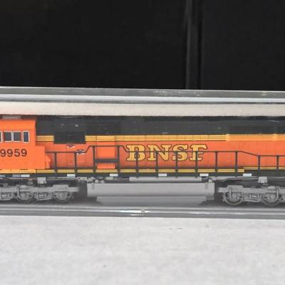 Kato SD70MAC Model Train - Lot 2 (BR3)