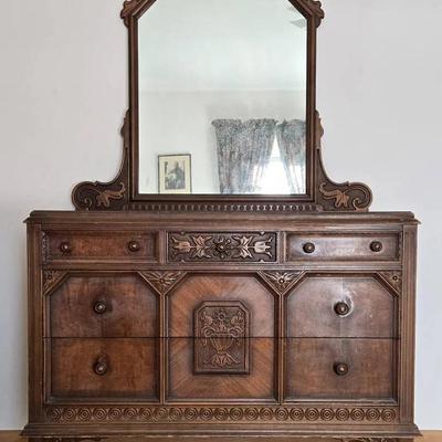 Ornate Oak Dresser w/ Mirror & Queen Bedframe (BR2)