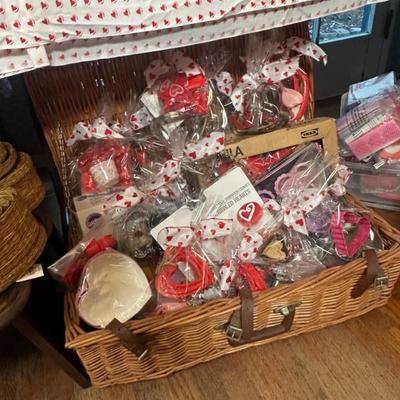 pre-packaged valentine's gifts 