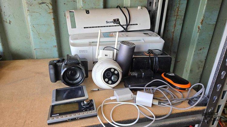 Sale Photo Thumbnail #41: 3014 • scotch thermal laminator, lumix camera, alarm clock & more