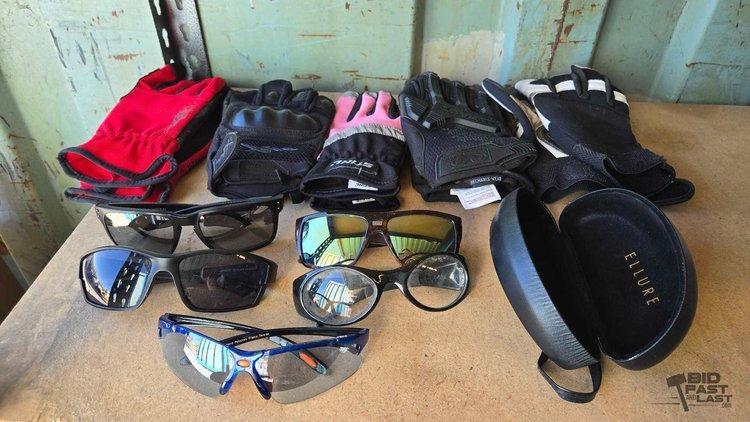 Sale Photo Thumbnail #40: 3012 • gloves, sunglasses, & glasses case