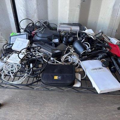 4012 • miscellaneous electronic cables and other electronic items