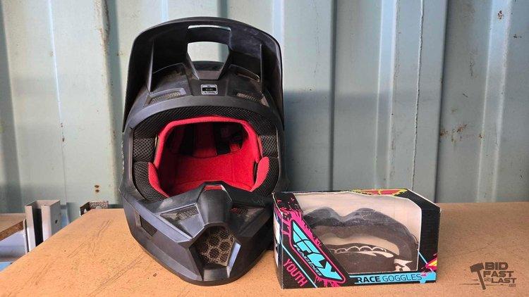 Sale Photo Thumbnail #51: 3034 • fox racing helmet & fly racing goggles