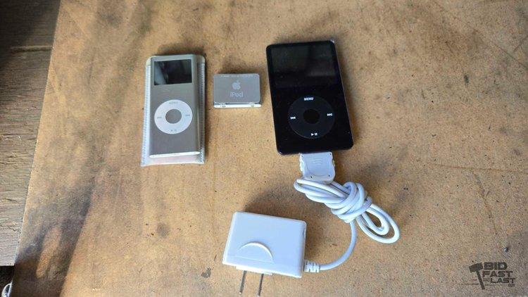 Sale Photo Thumbnail #42: 3016 • apple ipods