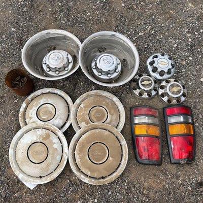 85028 • dually wheel covers, center caps, tail light assembly