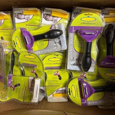 5528 • box of new! pet deshedding tools