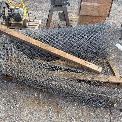 84012 • roll of chain link fence