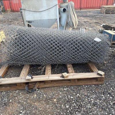 84016 • roll of chain link fence