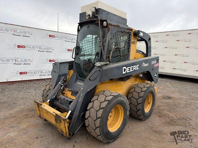 Sale Photo Thumbnail #12: 100 • john deere skid steer 332e