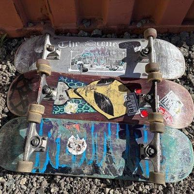 74022 • 3 skateboards
