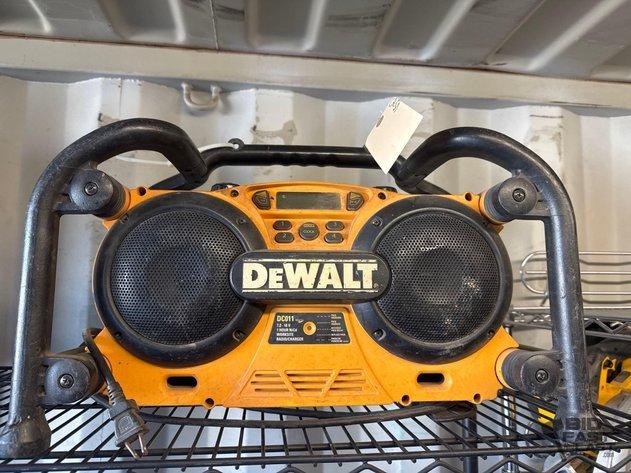 Sale Photo Thumbnail #76: 4018 • dewalt dc011 wired speaker